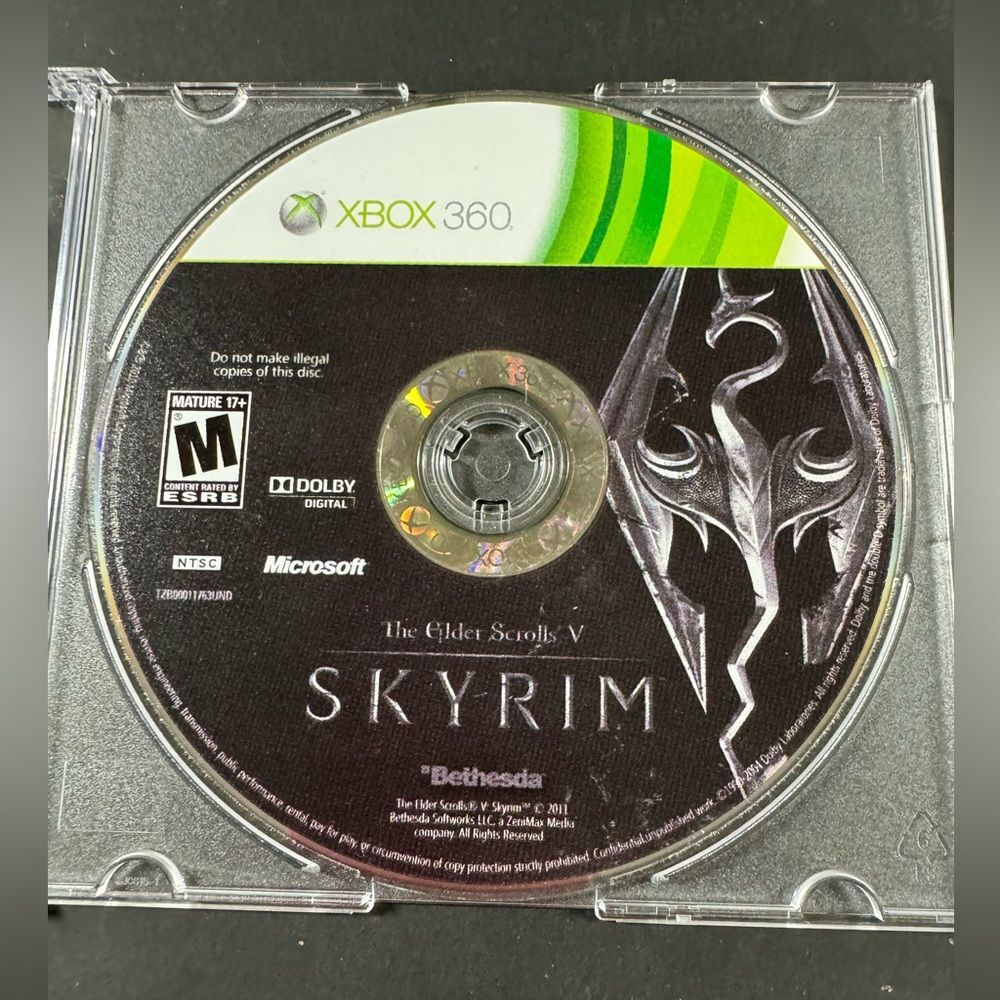 The Elder Scrolls V: Skyrim (Microsoft Xbox 360, 2011) Game Disc Only